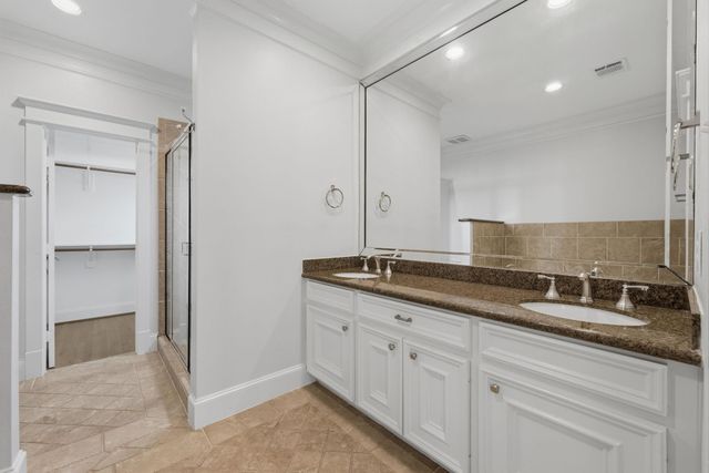 626 E 12th Street, Houston, TX 77008