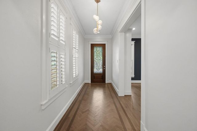 626 E 12th Street, Houston, TX 77008