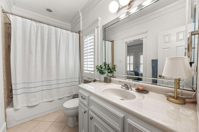 626 E 12th Street, Houston, TX 77008