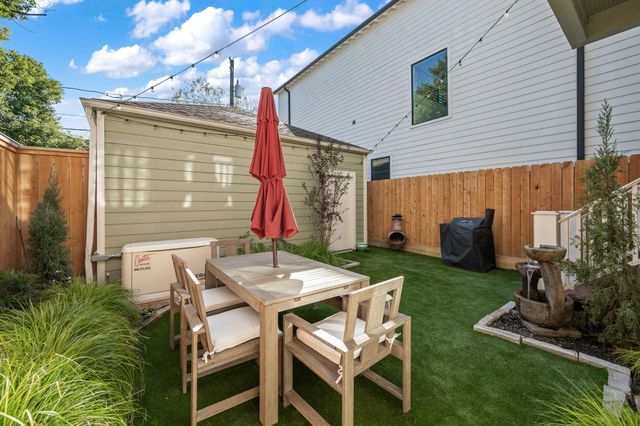 626 E 12th Street, Houston, TX 77008