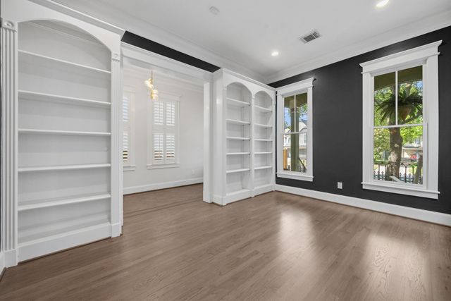 626 E 12th Street, Houston, TX 77008