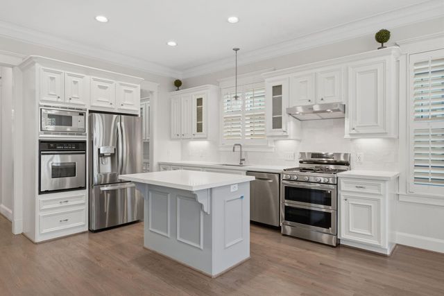 626 E 12th Street, Houston, TX 77008