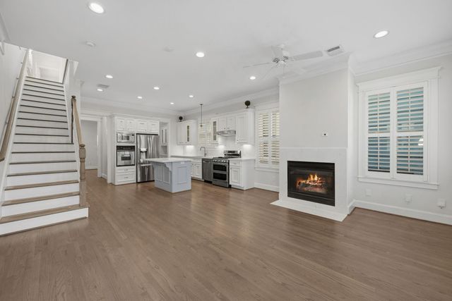 626 E 12th Street, Houston, TX 77008