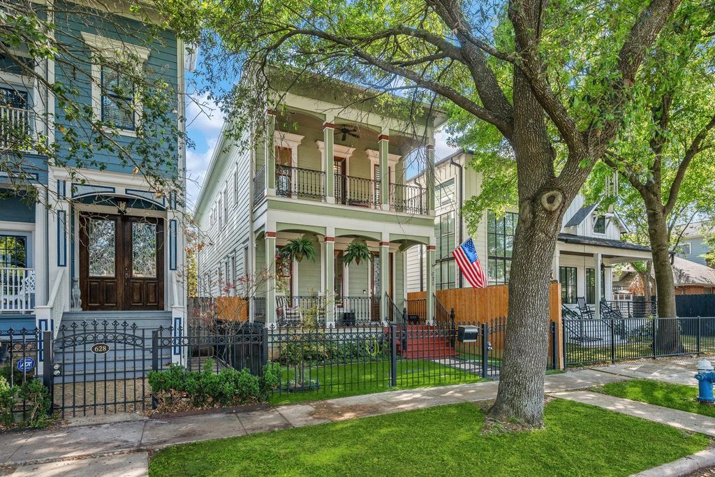 626 E 12th Street, Houston, TX 77008