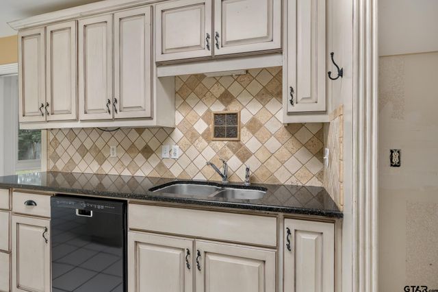 3302 Lexington, Tyler, TX 75701