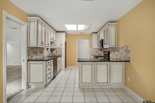 3302 Lexington, Tyler, TX 75701