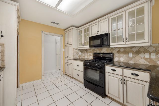3302 Lexington, Tyler, TX 75701