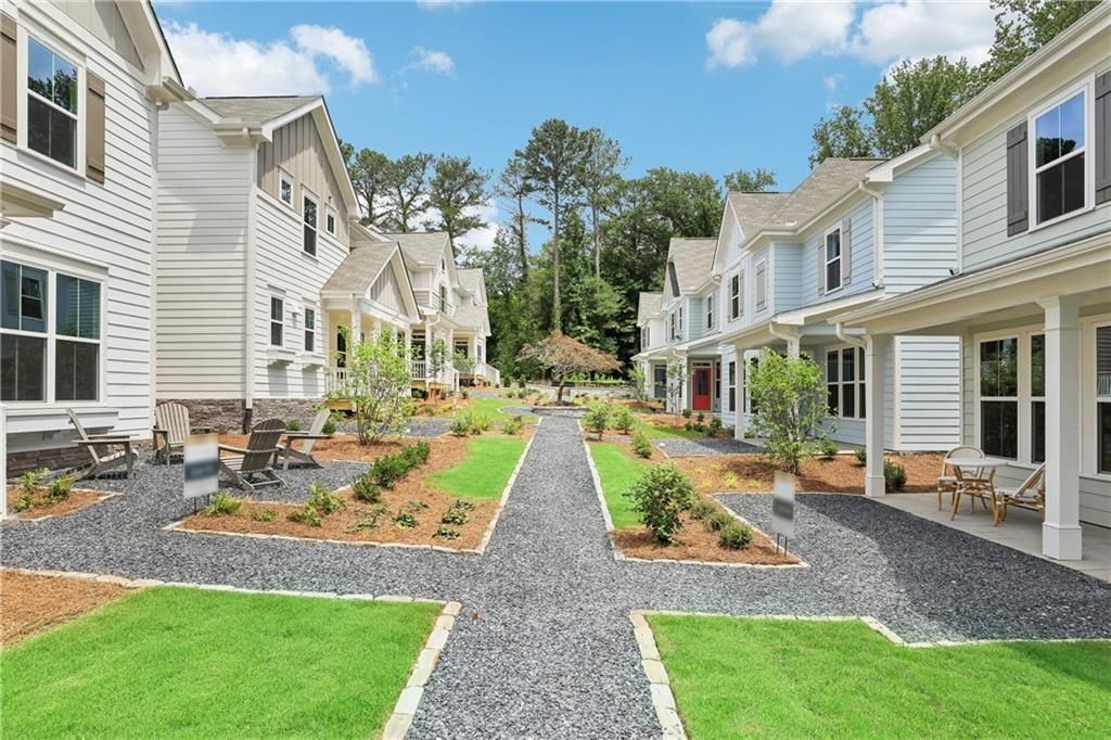 911 East Green Lane, Clarkston, GA 30021