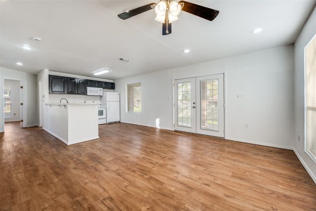 812 Driftwood Drive, Shady Shores, TX 76208