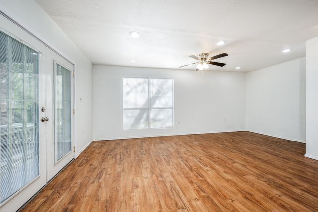 812 Driftwood Drive, Shady Shores, TX 76208