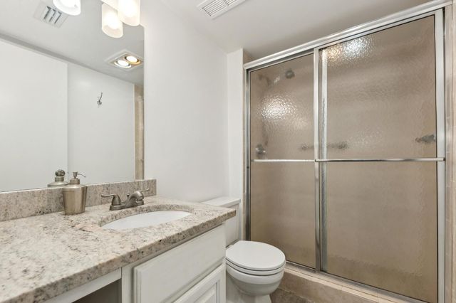 3186 Via Poinciana 115, Lake Worth, FL 33467