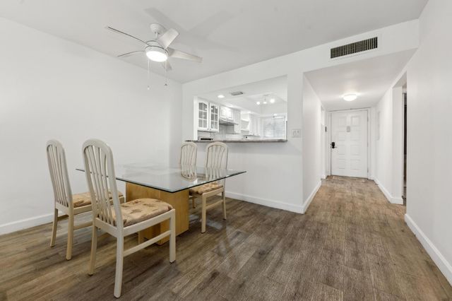 3186 Via Poinciana 115, Lake Worth, FL 33467