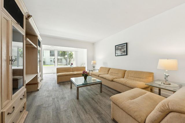 3186 Via Poinciana 115, Lake Worth, FL 33467