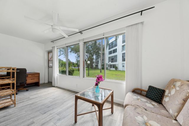 3186 Via Poinciana 115, Lake Worth, FL 33467