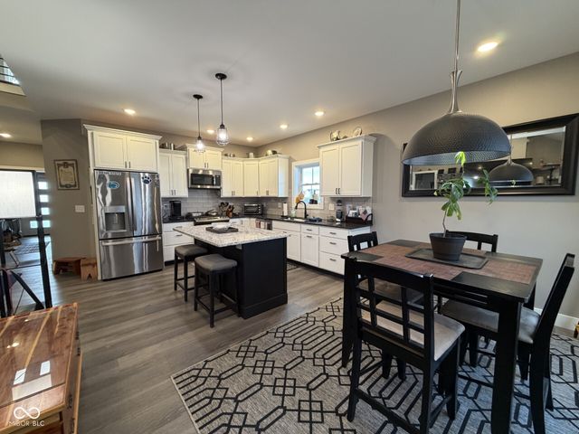 6804 Sunflower Court, Seymour, IN 47274