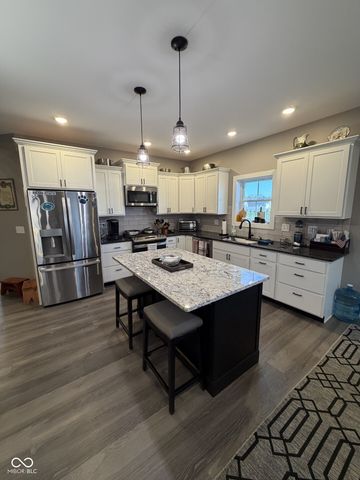 6804 Sunflower Court, Seymour, IN 47274