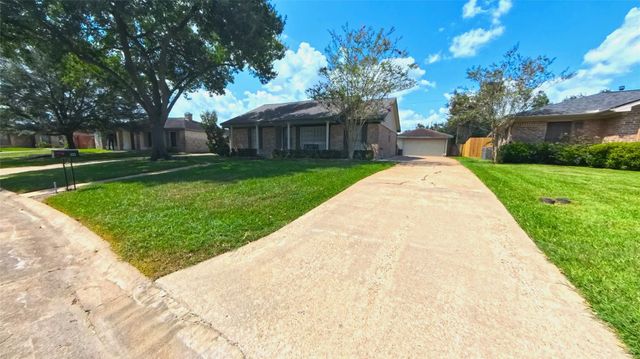 1115 Newport Boulevard, League City, TX 77573