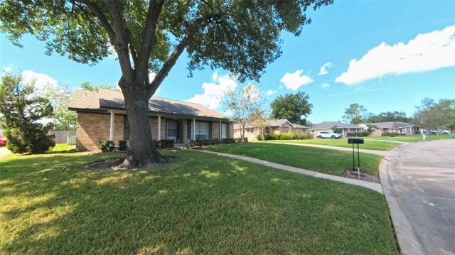 1115 Newport Boulevard, League City, TX 77573