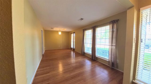 1115 Newport Boulevard, League City, TX 77573