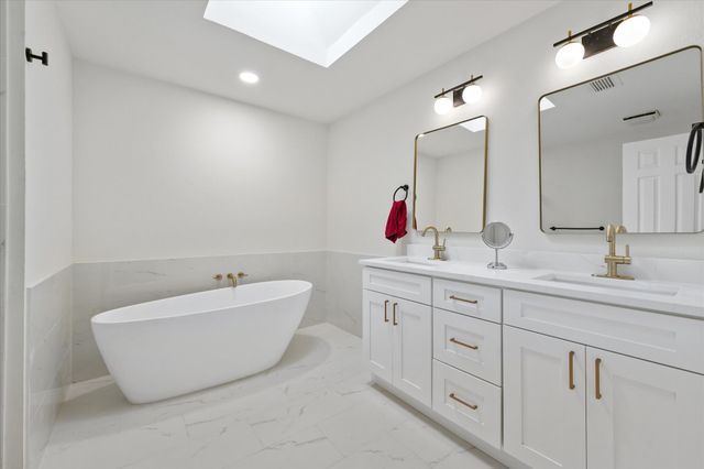 3 Hastings Court, Mansfield, TX 76063