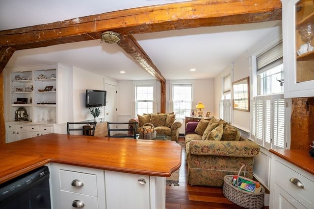 3 Circle Street 1, Marblehead, MA 01945