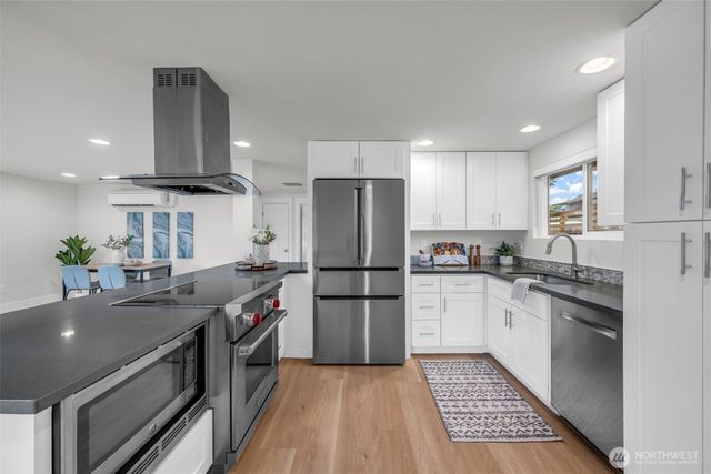 3203 35th Avenue S, Seattle, WA 98144
