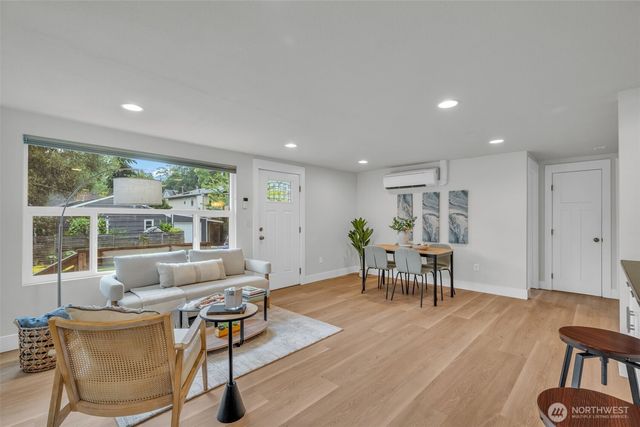 3203 35th Avenue S, Seattle, WA 98144