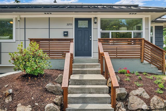 3203 35th Avenue S, Seattle, WA 98144