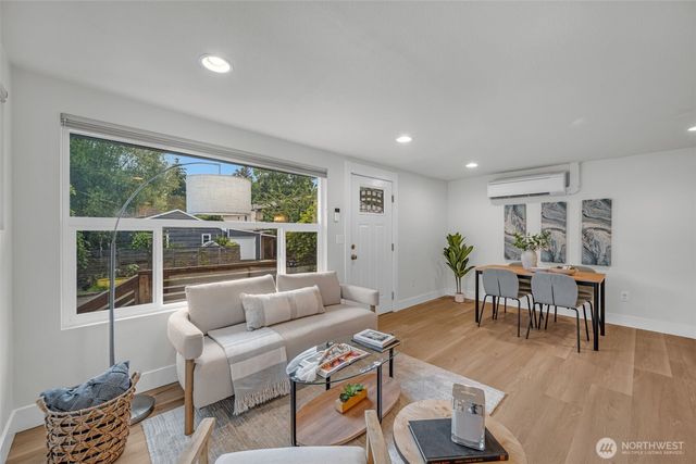 3203 35th Avenue S, Seattle, WA 98144