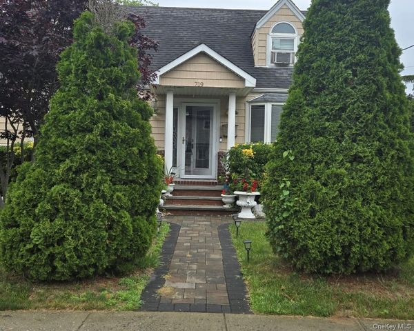 719 Oriole Avenue, West Hempstead, NY 11552