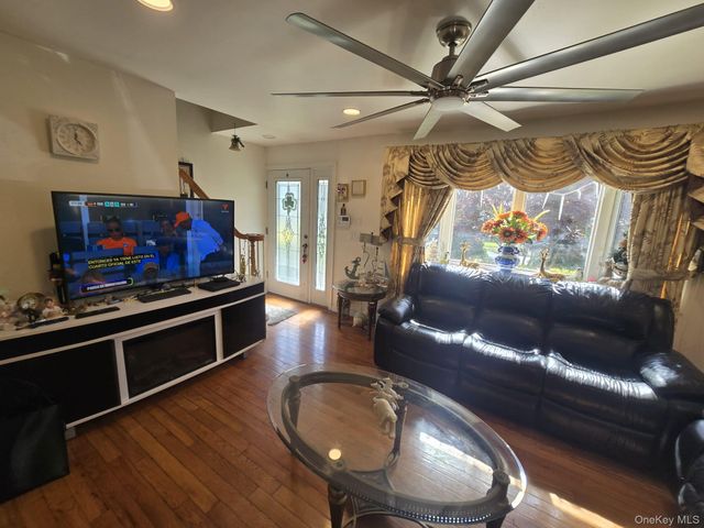 719 Oriole Avenue, West Hempstead, NY 11552