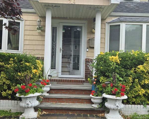 719 Oriole Avenue, West Hempstead, NY 11552