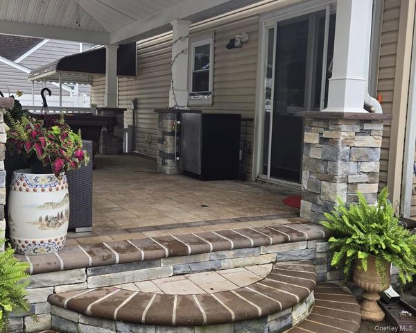 719 Oriole Avenue, West Hempstead, NY 11552