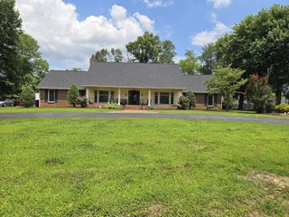 117 Sam Davis Dr, Springfield, TN 37172