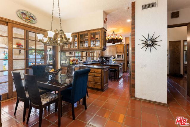 4152 Falling Leaf Drive, Encino, CA 91316