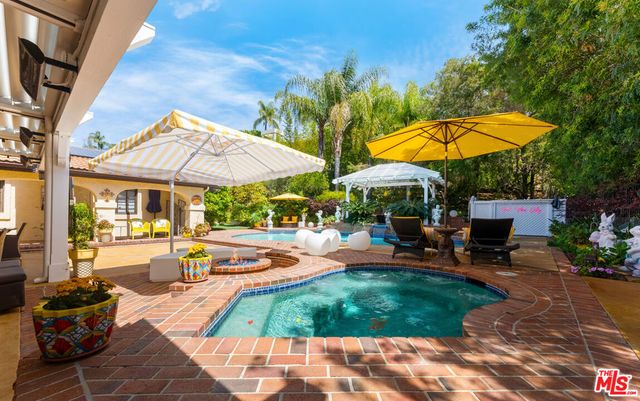4152 Falling Leaf Drive, Encino, CA 91316