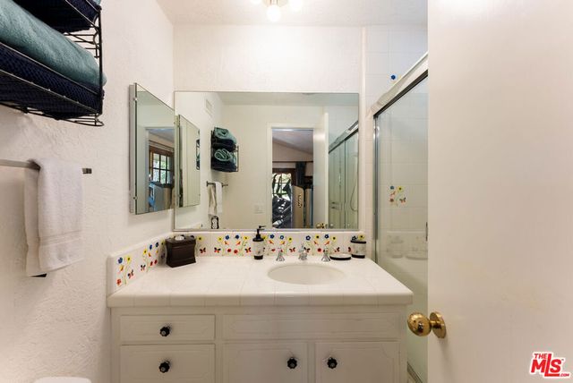 4152 Falling Leaf Drive, Encino, CA 91316