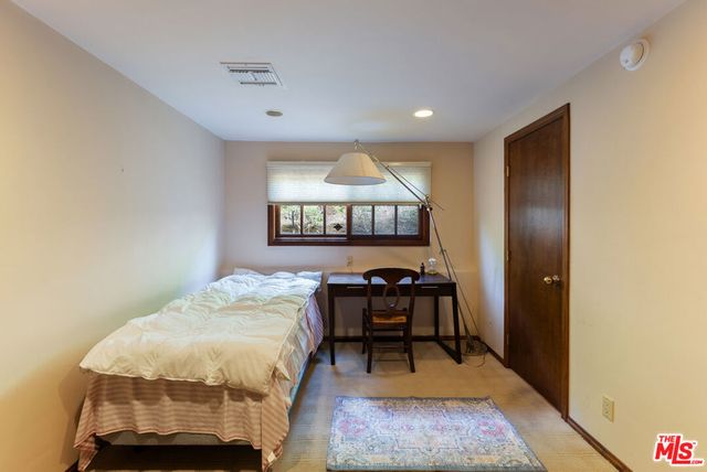 4152 Falling Leaf Drive, Encino, CA 91316