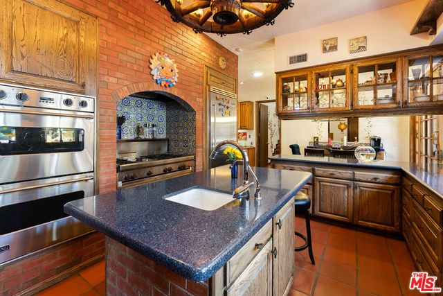 4152 Falling Leaf Drive, Encino, CA 91316