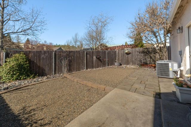 260 Fieldstone Dr, Murphys, CA 95247