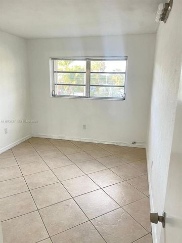 7410 SW 82nd St K202, Miami, FL 33143