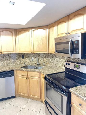 7410 SW 82nd St K202, Miami, FL 33143