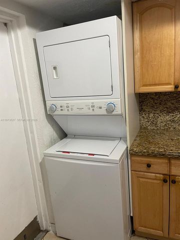 7410 SW 82nd St K202, Miami, FL 33143