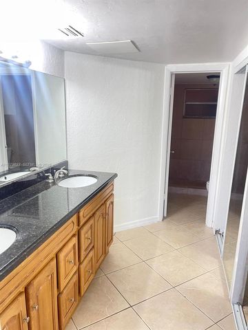 7410 SW 82nd St K202, Miami, FL 33143