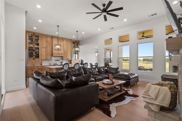 850 Cooke Road, Ennis, TX 75119