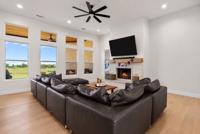 850 Cooke Road, Ennis, TX 75119