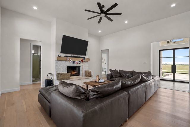 850 Cooke Road, Ennis, TX 75119