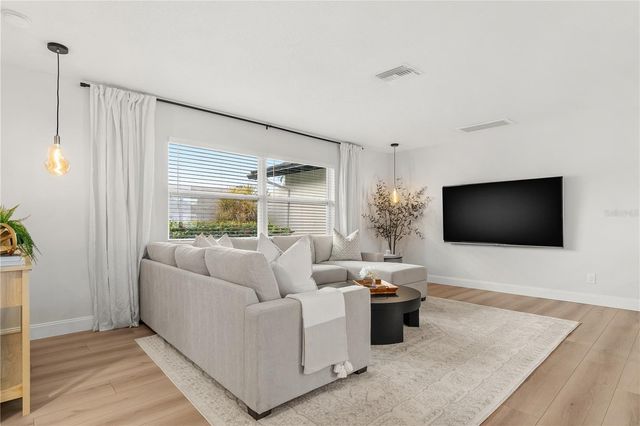 2000 KANSAS AVENUE NE, St Petersburg, FL 33703