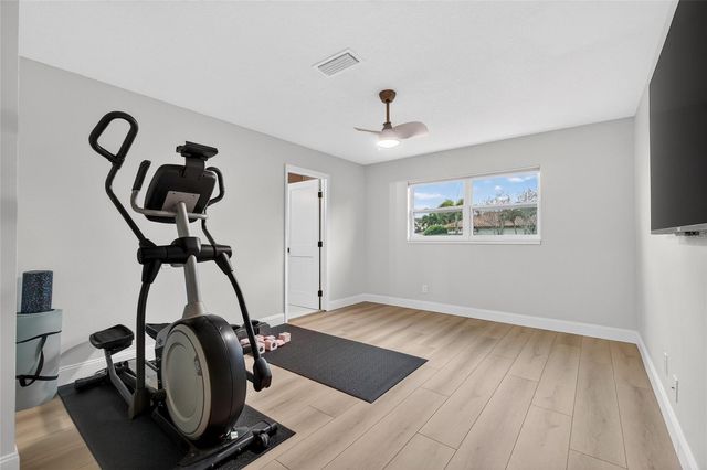 2000 KANSAS AVENUE NE, St Petersburg, FL 33703