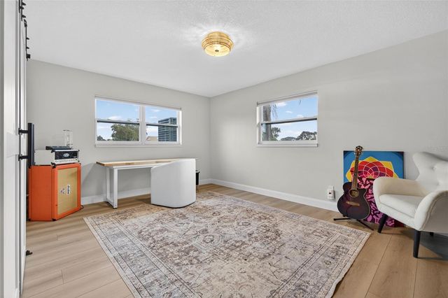 2000 KANSAS AVENUE NE, St Petersburg, FL 33703